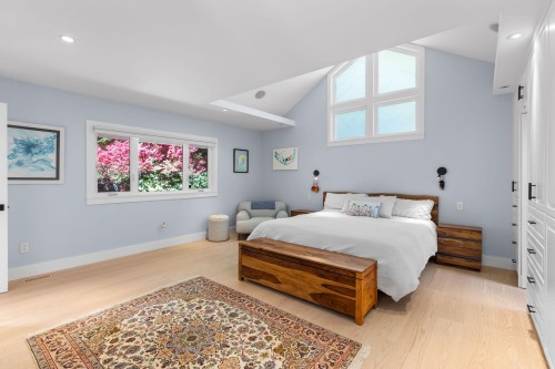 537 Eastcot Road, West Vancouver, BC 