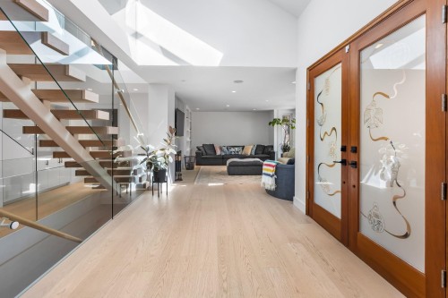537 Eastcot Road, West Vancouver, BC 