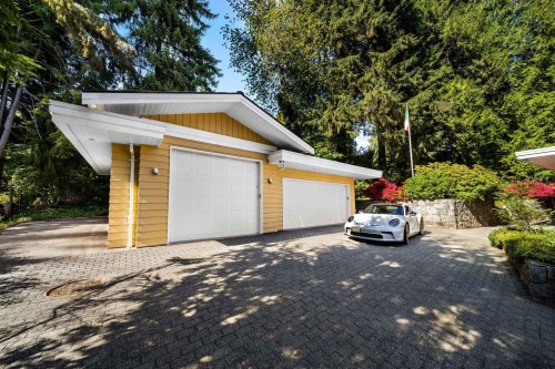 537 Eastcot Road, West Vancouver, BC 