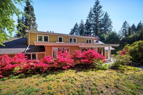 537 Eastcot Road, West Vancouver, BC 