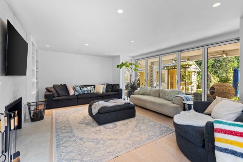 537 Eastcot Road, West Vancouver, BC 