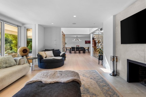 537 Eastcot Road, West Vancouver, BC 