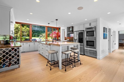 537 Eastcot Road, West Vancouver, BC 