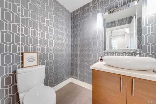453 13Th Street, West Vancouver, BC - Indoor Photo Showing Bathroom