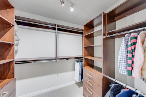 453 13Th Street, West Vancouver, BC - Indoor With Storage