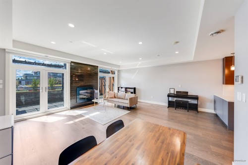 453 13Th Street, West Vancouver, BC - Indoor Photo Showing Living Room With Fireplace