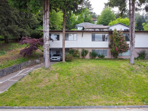 1941 Charles Street  Port Moody, BC V3H 2M4