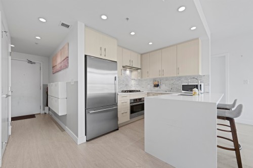 404-518 Whiting Way, Coquitlam, BC 