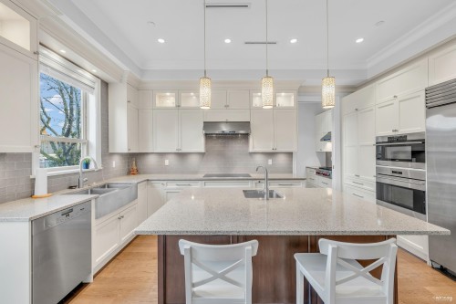 7458 Maple Street, Vancouver, BC 
