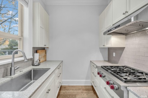 7458 Maple Street, Vancouver, BC 