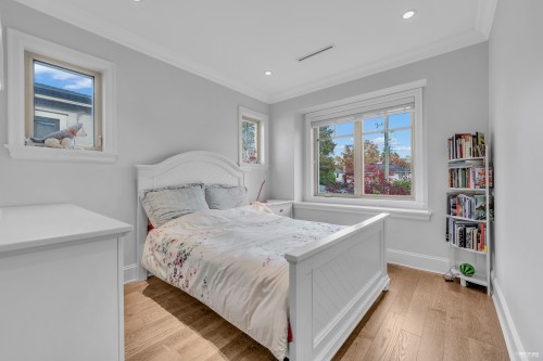 7458 Maple Street, Vancouver, BC 