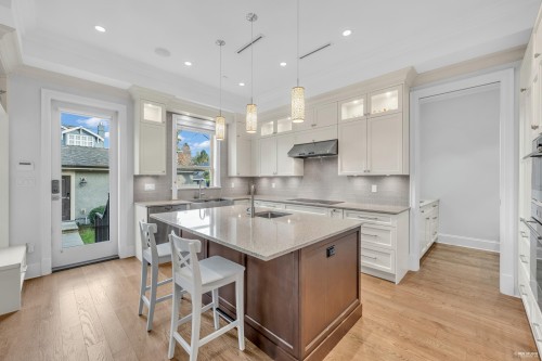 7458 Maple Street, Vancouver, BC 