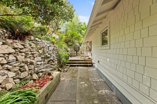 5566 Gallagher Place, West Vancouver, BC 