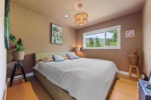 5566 Gallagher Place, West Vancouver, BC 