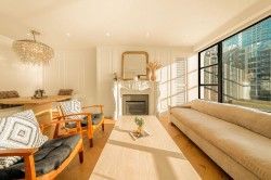 302-1008 Beach Avenue  Vancouver, BC V6E 1T7
