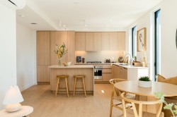 222-2820 Nanaimo Street  Vancouver, BC V5M 2E1