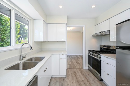 5546 Maple Crescent, Delta, BC 