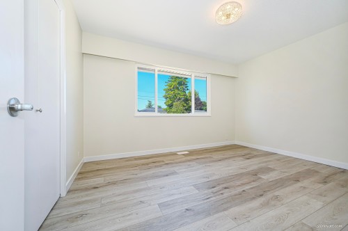 5546 Maple Crescent, Delta, BC 