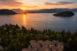8725 Seascape Drive West Vancouver, BC V7W 3J7