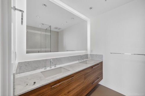 2008-7303 Noble Lane, Burnaby, BC 