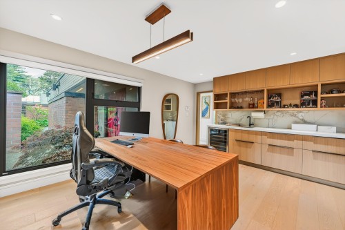 423 Greensboro Place, Vancouver, BC 