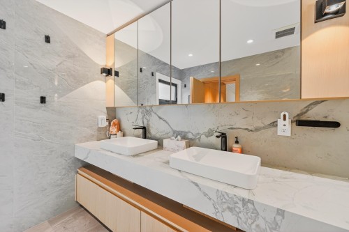 423 Greensboro Place, Vancouver, BC 