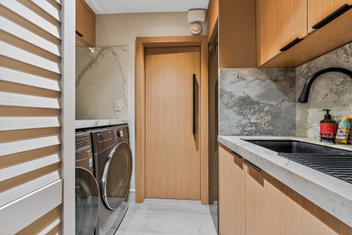 423 Greensboro Place, Vancouver, BC 