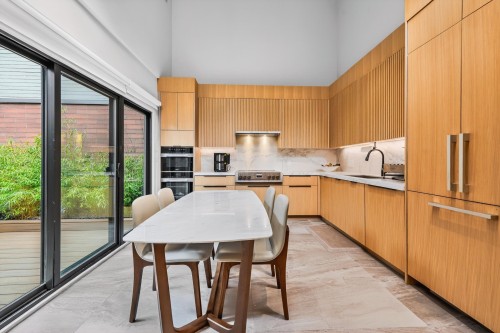 423 Greensboro Place, Vancouver, BC 