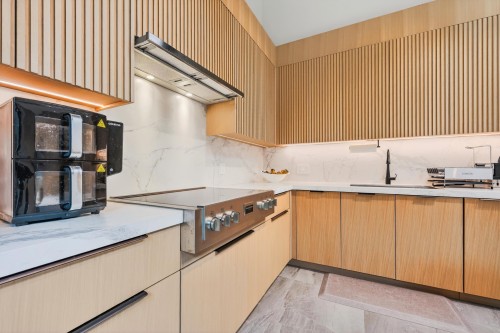 423 Greensboro Place, Vancouver, BC 