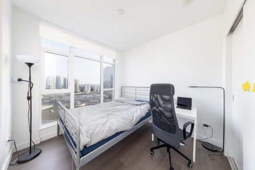 2110-4670 Assembly Way, Burnaby, BC 