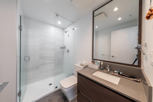 2110-4670 Assembly Way, Burnaby, BC 