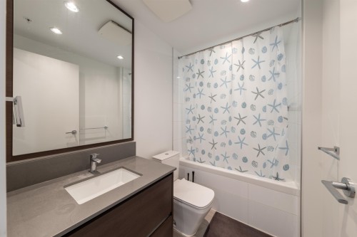 2110-4670 Assembly Way, Burnaby, BC 