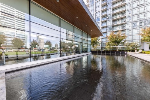 2110-4670 Assembly Way, Burnaby, BC 