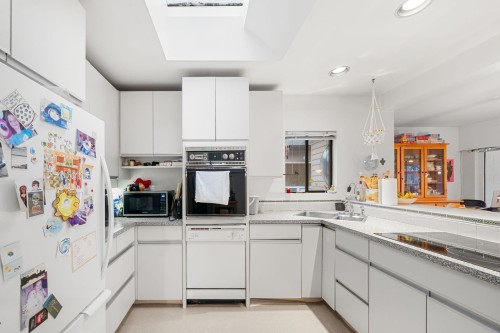 741 14Th Street E, North Vancouver, BC 