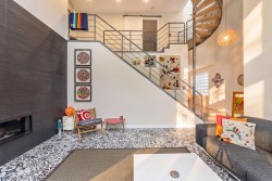 3542 2nd Avenue W Vancouver, BC V6R 1J4