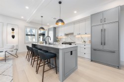 1-375 33rd Avenue E Vancouver, BC V5V 2Z8