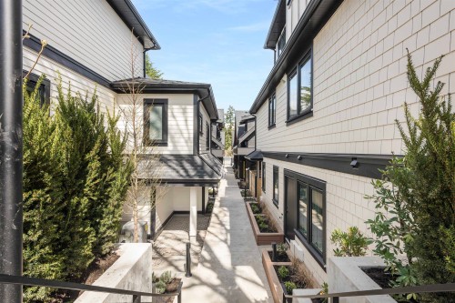 1-375 33Rd Avenue E, Vancouver, BC 