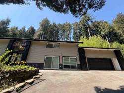 285 Rabbit Lane  West Vancouver, BC V7S 1J1