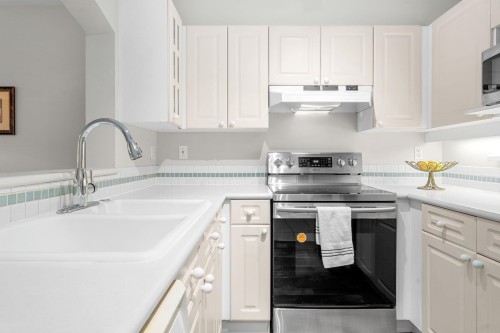 409-3738 Norfolk Street, Burnaby, BC 