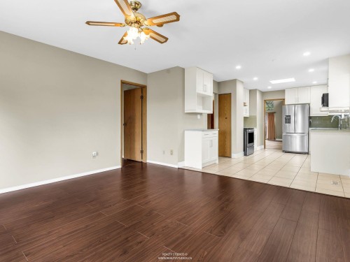 859 17Th Street E, North Vancouver, BC 