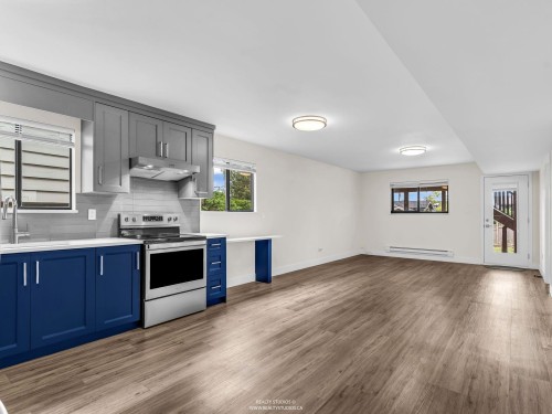 859 17Th Street E, North Vancouver, BC 