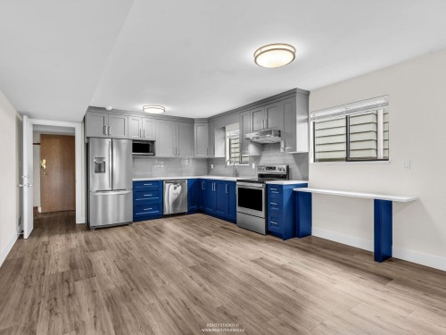 859 17Th Street E, North Vancouver, BC 