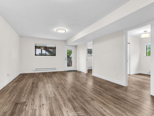 859 17Th Street E, North Vancouver, BC 