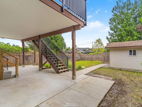 859 17Th Street E, North Vancouver, BC 