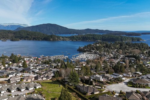 503 Eaglecrest Drive, Gibsons, BC 