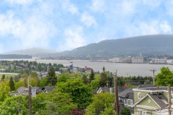 2-3645 Dundas Street  Vancouver, BC V5K 1S3