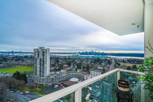 2102-1632 Lions Gate Lane  North Vancouver, BC V7P 0E2