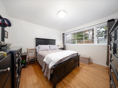 322 25Th Street E, North Vancouver, BC 