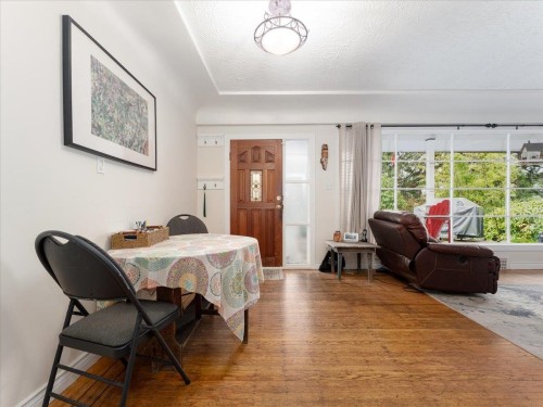 322 25Th Street E, North Vancouver, BC 