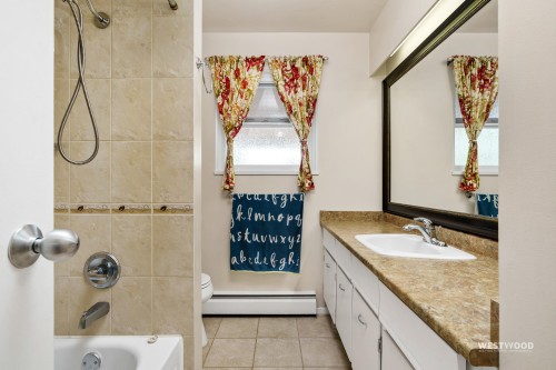 6858 Tyne Street, Vancouver, BC 